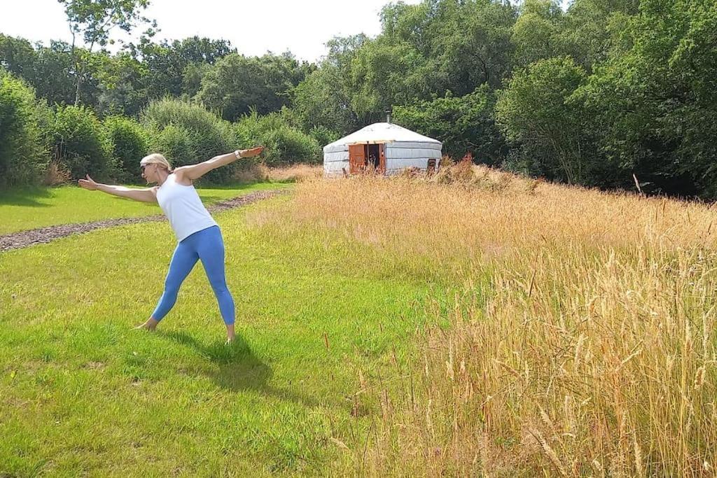 Hotel Gilfach Gower Farm Luxury Yurt With Hot Tub Ammanford Exterior foto
