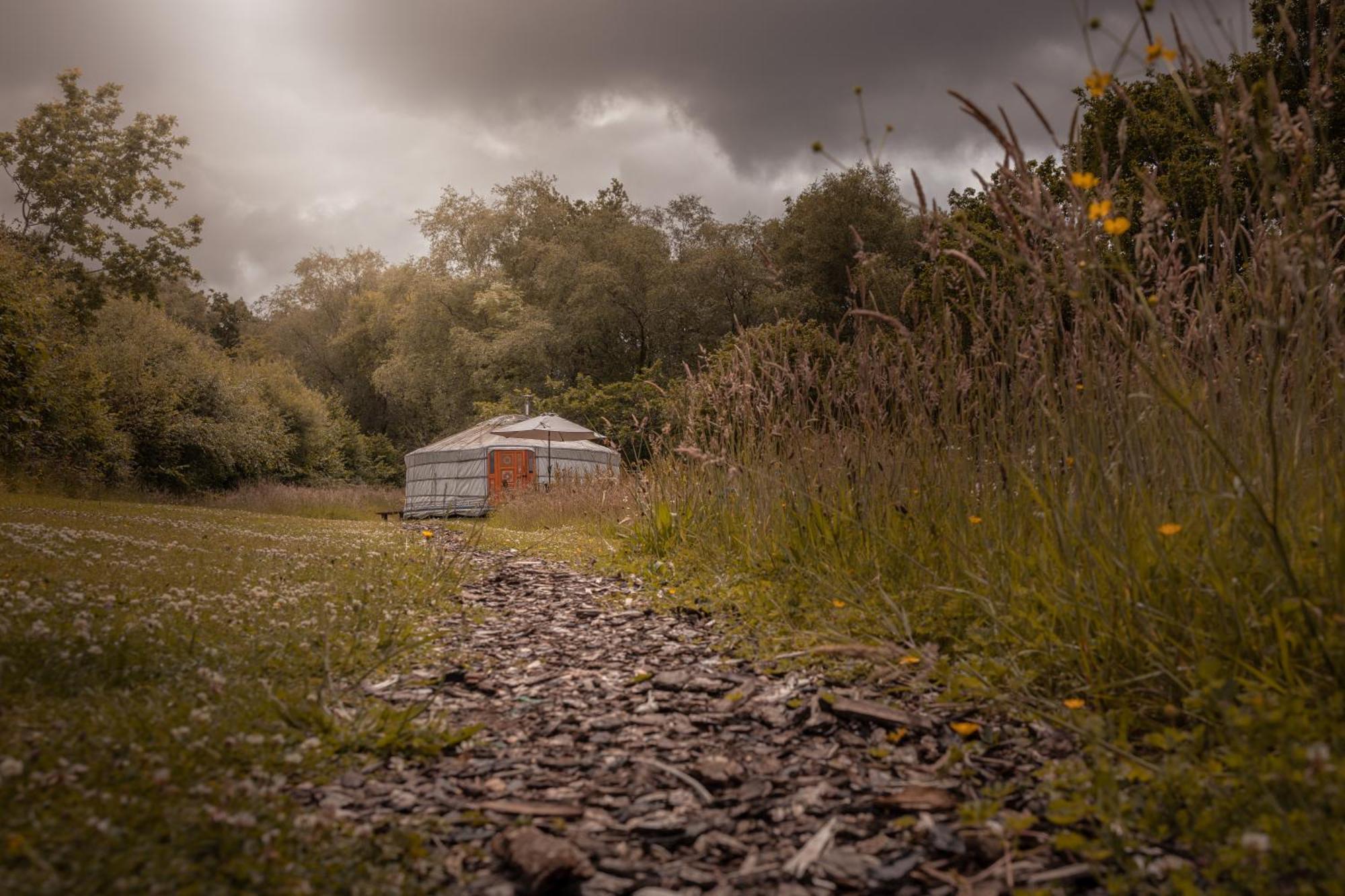 Hotel Gilfach Gower Farm Luxury Yurt With Hot Tub Ammanford Exterior foto